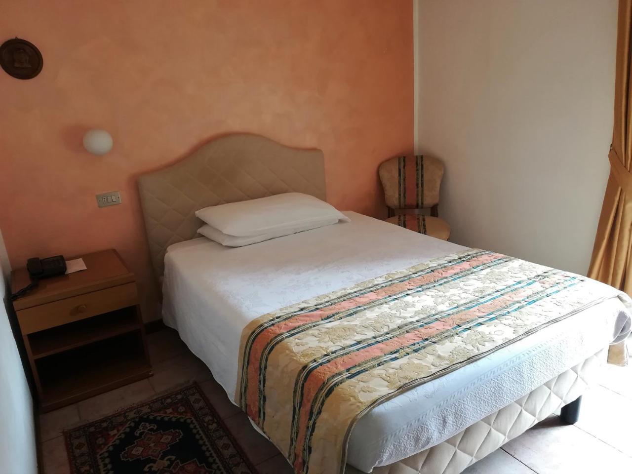 Hotel Centrale San Pellegrino Terme Exteriör bild