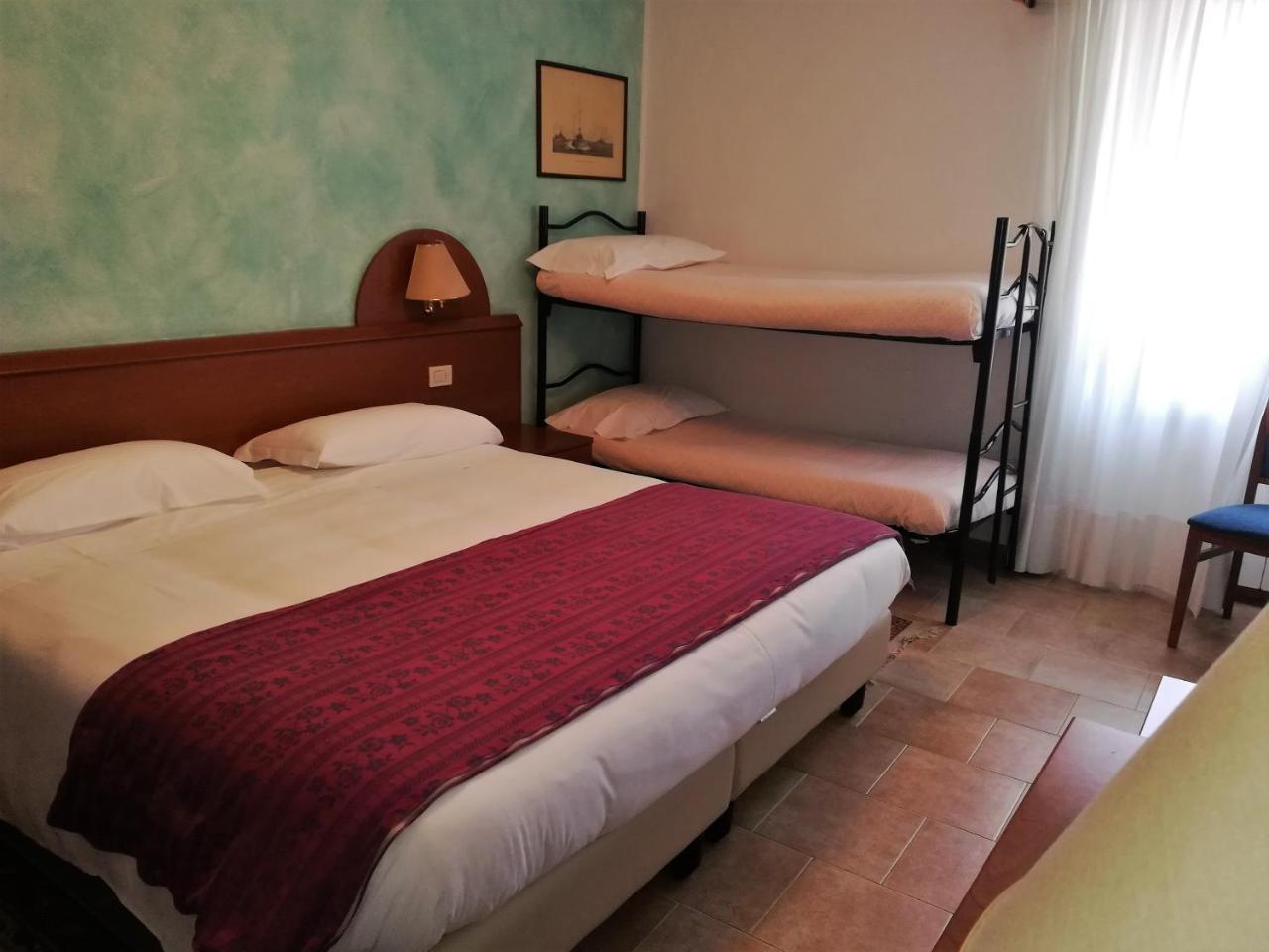 Hotel Centrale San Pellegrino Terme Exteriör bild